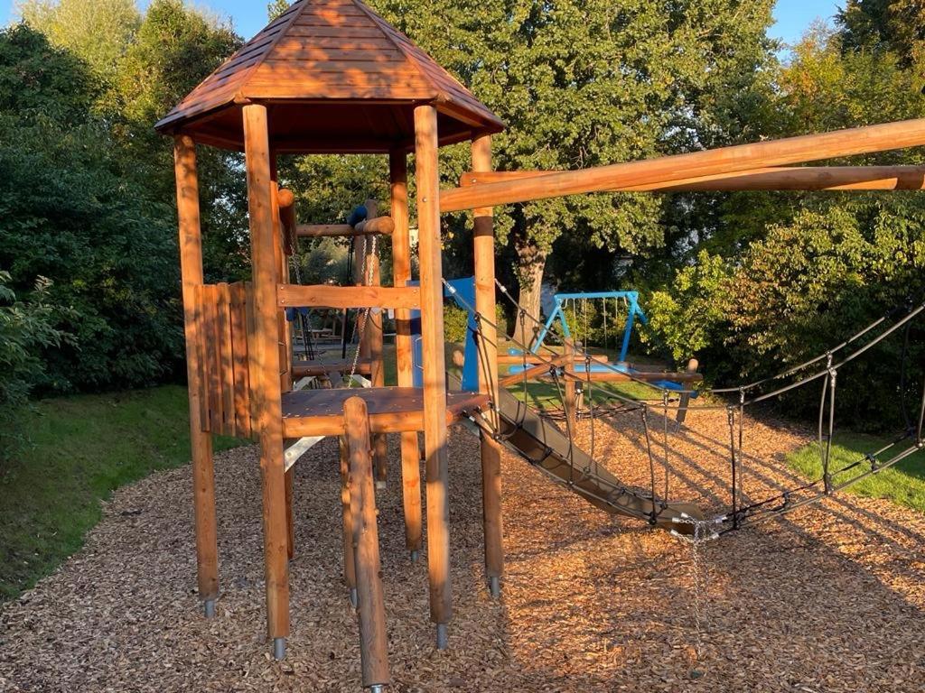 Gemuetliches Einfamilienhaus In Gera Mit 3 Schlafzimmern Mit Garten Und Parkplatz מראה חיצוני תמונה